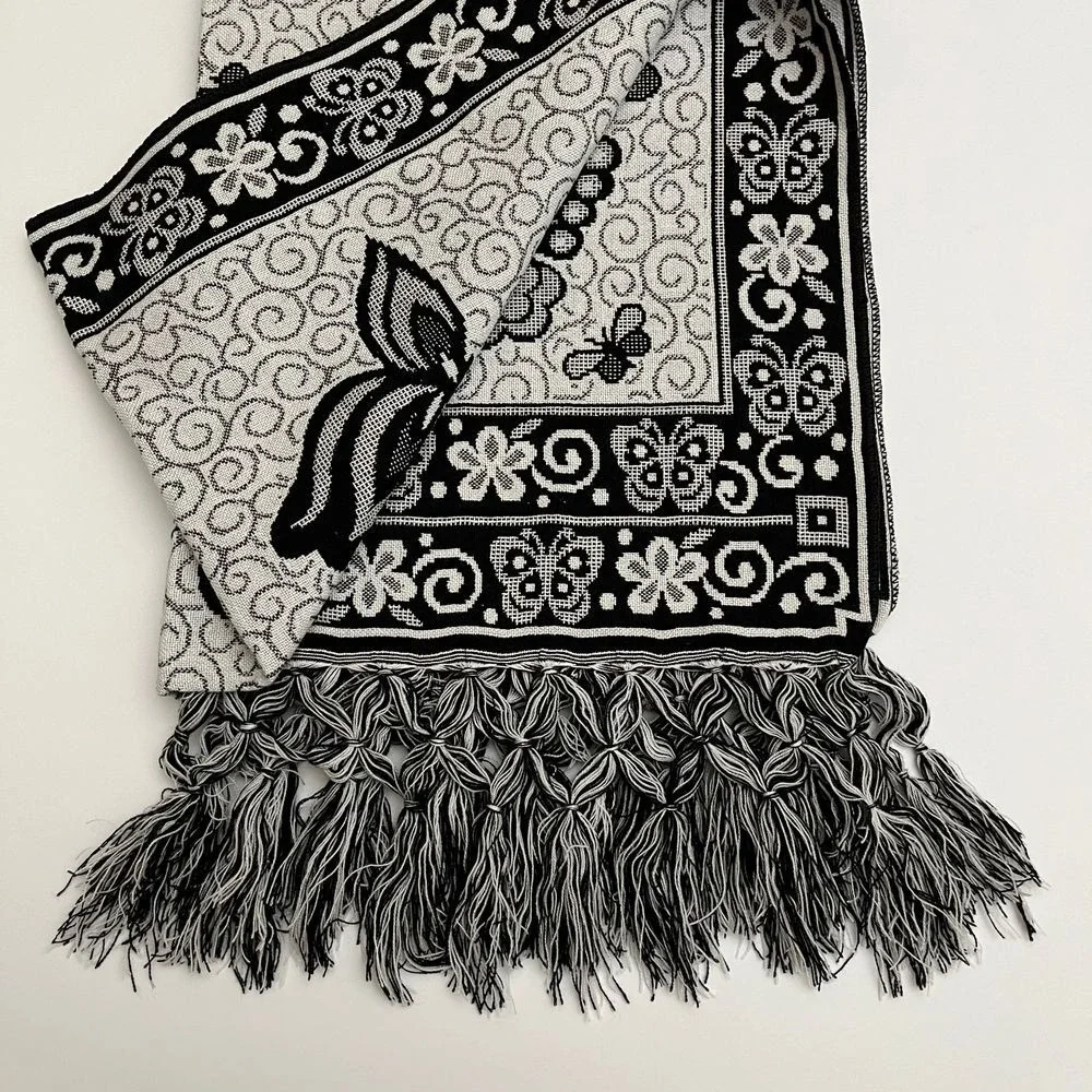 Butterfly Black & White‎ Table Runner, Black Table Runners, Butterfly Wall Y10